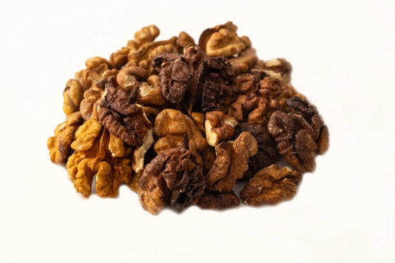 تصویر 3 از قیمت خرید گردو فسنجانی + فروش ویژه